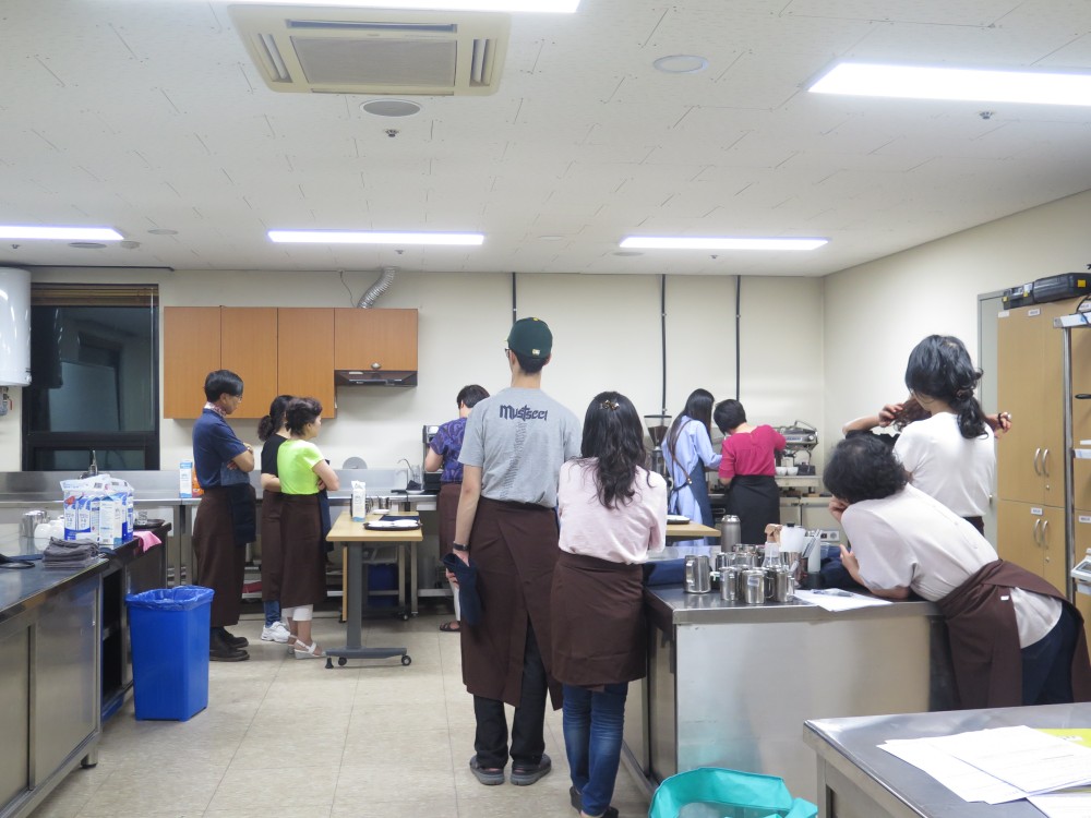야간 바리스타.JPG