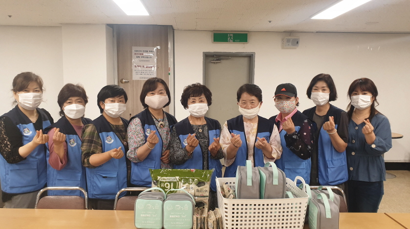 [크기변환]06.11.자유총연맹여성회2 (2).jpg